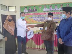 Charoen Popkhan Serahkan Satu Unit Ambulans untuk Kampar