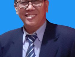 ANAK JATI KEPULAUAN MERANTI Drs. PANZI BARZA. MM MERAIH PENGHARGAAN SEBAGAI DOSEN TERBAIK PADA ACARA SIDANG SENAT TERBUKA DALAM RANGKA WISUDA SARJANA S1 DAN D3 INSTITUT TEKNOLOGI DAN BISNIS MASTER