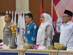 Pj Bupati Kampar Apresiasi, Kampar Kabupaten Pertama Lakukan Rapat Pleno Pertama di Riau