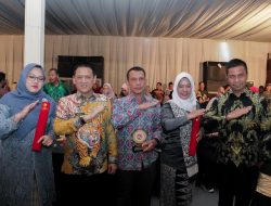 Kabupaten Kampar Raih Penghargaan Bangga Kencana dan Percepatan Penurunan Stunting 2024