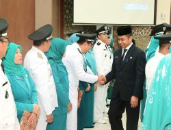 Sebanyak 20 Kepala Desa di Kampar Terima SK Perpanjangan Masa Tugas Dua Tahun