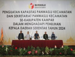 Ketua Bawaslu Kabupaten Kampar Buka Kegiatan Penguatan Kapasitas Panwaslu Kecamatan dan Sekretariat Panwaslu Kacamatan Se-Kabupaten Kampar