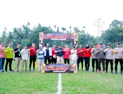 Tendangan Pertama Pj Bupati Kampar Hambali, Tanda Dimulai Open Turnamen KLS Cup 2024