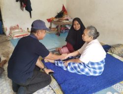Pj Sekda Kampar Ahmad Yuzar Kunjungi Warga Desa Kebun Tinggi yang Alami Kebutaan Selama 5 Bulan