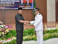 Pj. Sekda Kampar Serahkan SK Perpanjangan Masa Jabatan 52 Kepala Desa Periode 2025 – 2027 dan 2026-2028