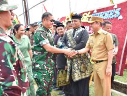 Pj Bupati Kampar Hambali Dampingi Kepala Staf Angkatan Darat Jendral TNI Maruli Simanjuntak Tutup TMMD di Kampar Kiri Hulu