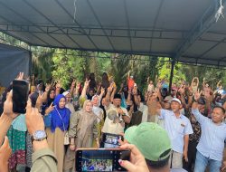 Akrab dengan Warga Desa Sibiruang dan Pongkai, Cabup Yusri