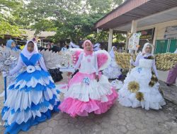 SMP N 2 Bangkinang Kota Ubah Sampah jadi Karya Artistik