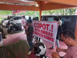 AMBR Lakukan Aksi Unjuk Rasa di Bawaslu Kampar