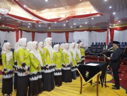 Ketua DPRD Kab. Kampar Lantik Kepengurusan IKKD DPRD Kab. Kampar Periode 2024-2029