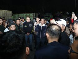 Pastikan Proses Pengangkutan Berjalan Lancar,  Pj Walikota Roni Rakhmat Lakukan Pengecekan Unit Truk Sampah