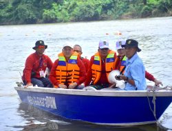Diikuti 28 Tim, PJ Bupati Kampar membuka secara resmi Open Turnamen Pacu Sampan Semarak Hari Jadi Ke-75 Kabupaten Kampar Tahun 2025