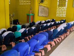Zuhur Berjemaah Pembiasaan Ibadah bagi Siswa