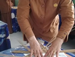 Guru SMP Negeri 3 Rumbio Jaya Ikuti Sosialisasi Kokurikuler Pemanfaatan Lidi Kelapa dan Kelapa Sawit